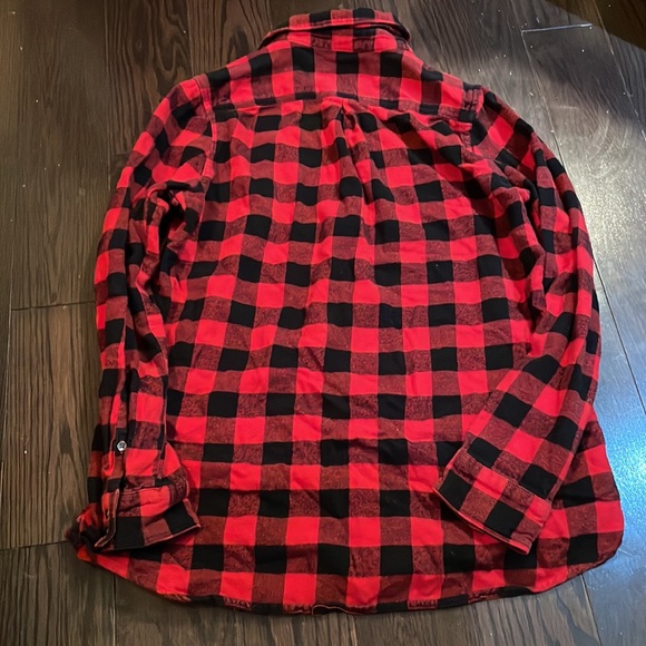 Woolrich Women's Buffalo Plaid - Red and Black Button Up Top - Medium - Picture 6 of 6